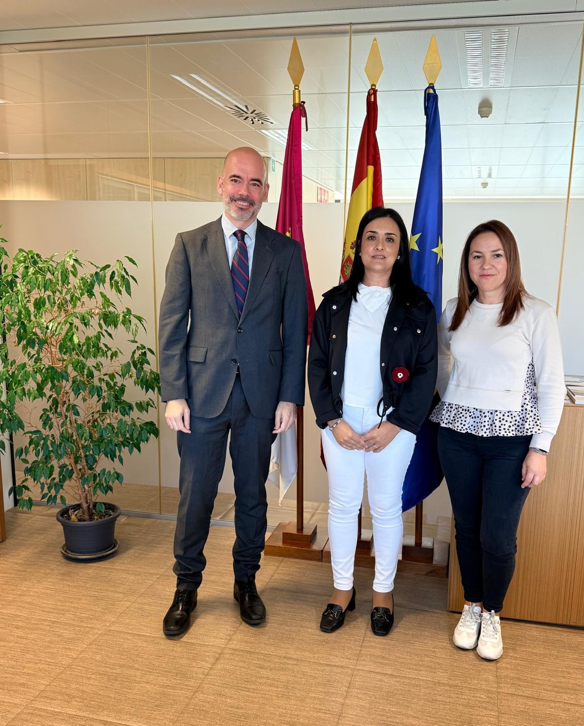 SAE TRASLADA AL DIRECTOR GENERAL DE RR.HH. LAS REIVINDICACIONES DE LOS TCE