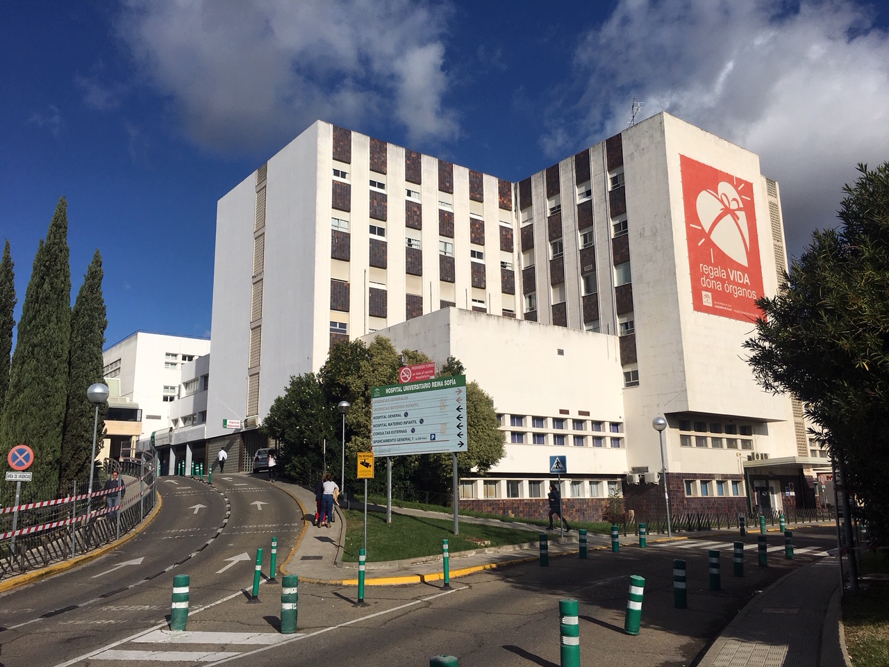 EL HOSPITAL DE DÍA DE ONCOLOGÍA DEL REINA SOFÍA ESTÁ AL LÍMITE